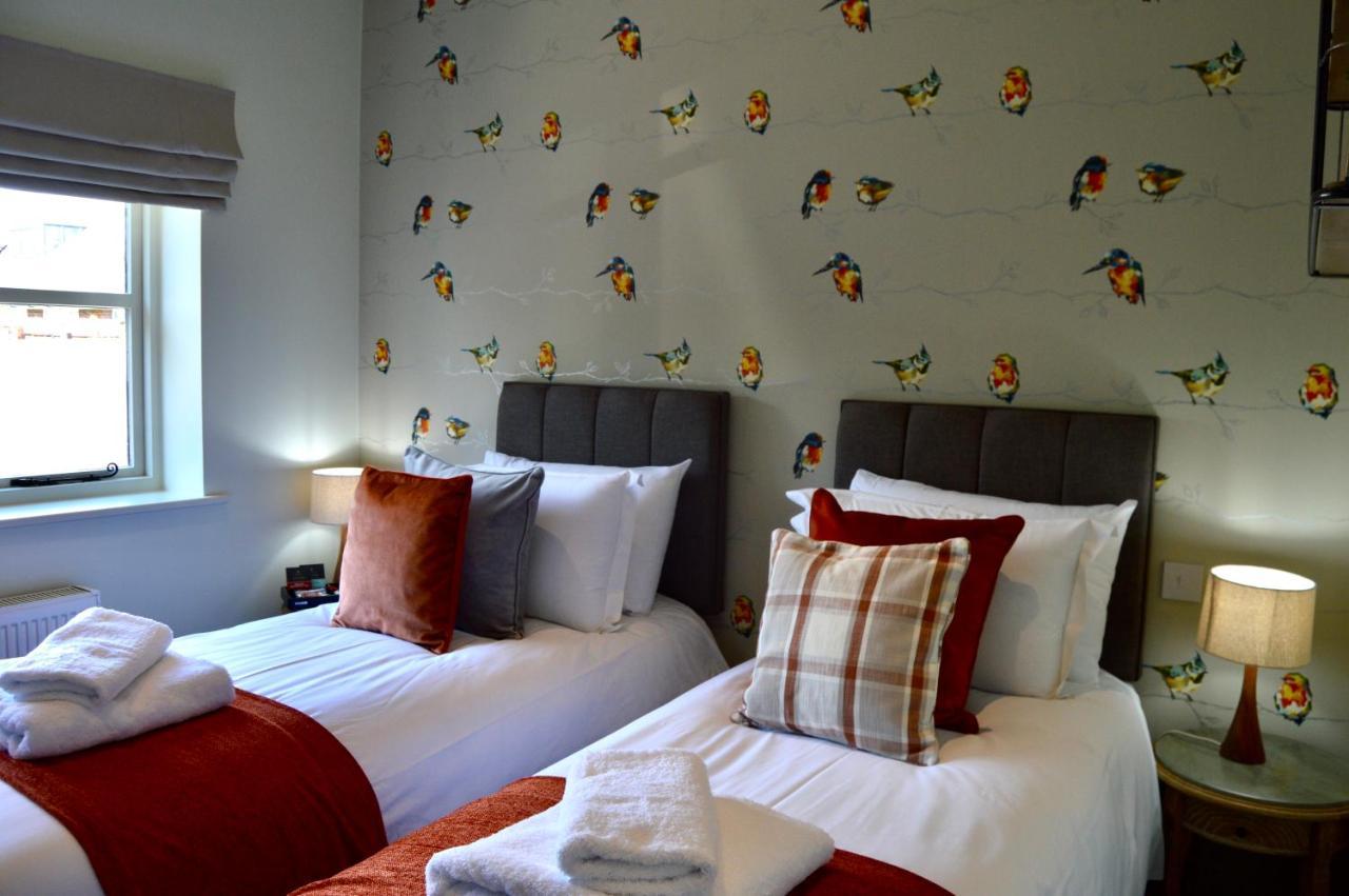 The Nest Hotel & Restaurant ピーターズフィールド エクステリア 写真
